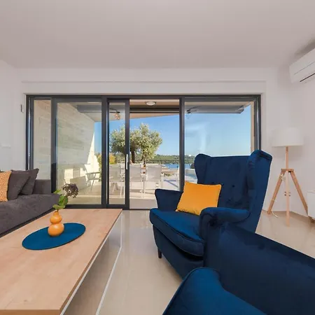 Resort Banjole - Apartman Indigo Exterior photo